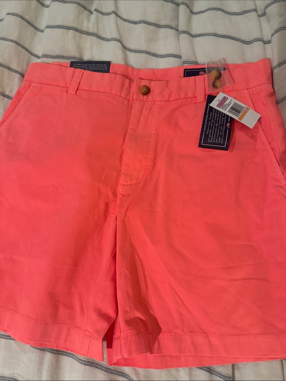 Vineyard Vines 7” L 33” classic Fit Breaker stretch short/ bold orange color